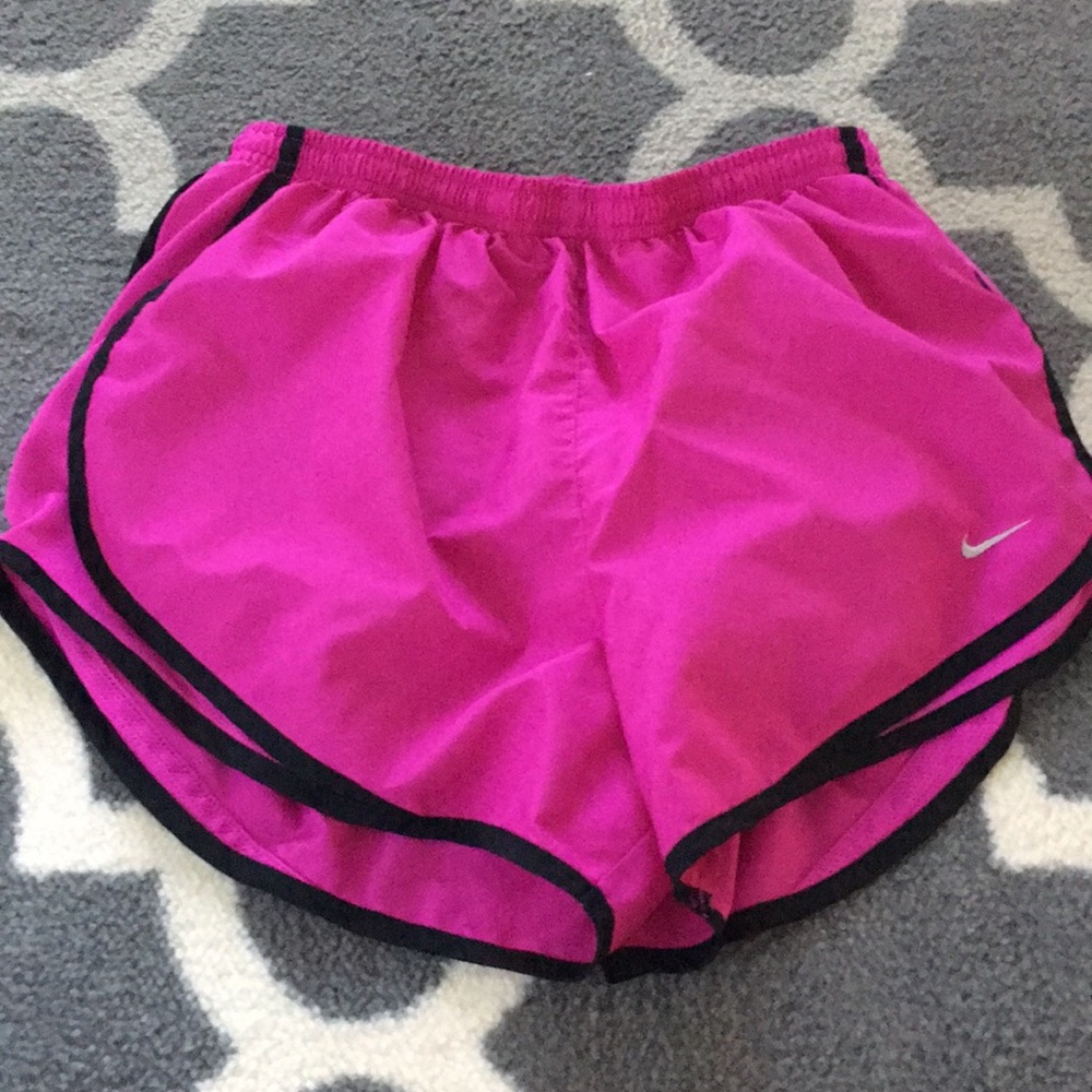 Nike work out shorts - Picture 1 of 1